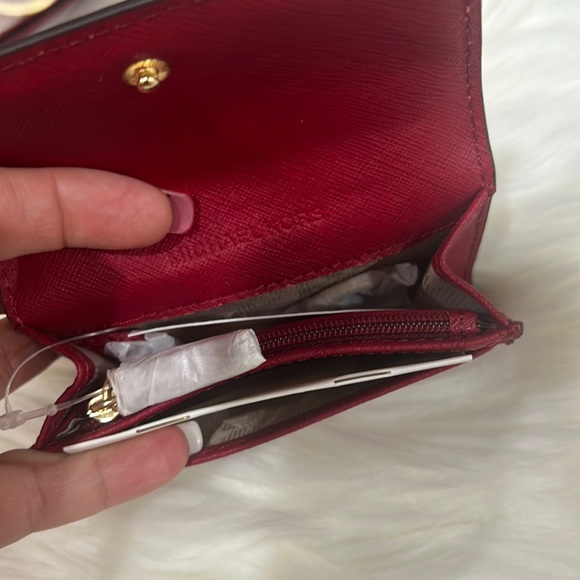 ❤️MICHAEL Michael Kors Saffiano Leather Mini Dillon Bag with matching wallet - Picture 8 of 10